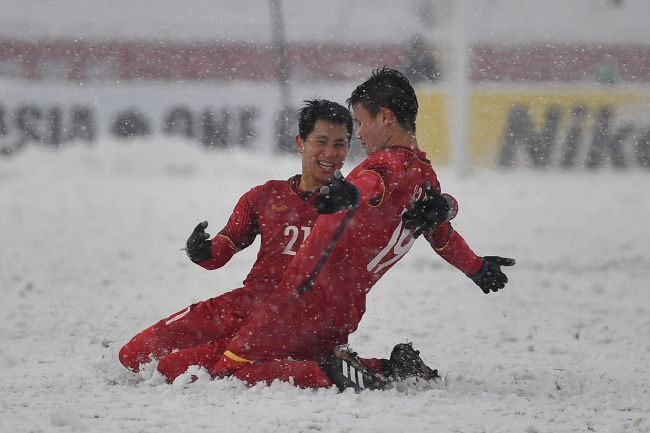 推荐：曼城-1.75西甲前瞻：巴塞罗那 VS 马德里竞技时间：2023-12-04 04:00巴萨近期状态有所起伏，目前9胜4平1负的战绩，位列联赛第4位。